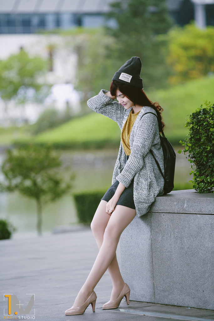 美女漏逼图片
